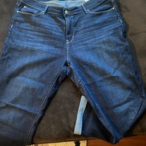 Navy blue modern slim cuffed jeans